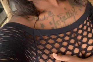 BEAVERTONS #1 MASSUSE, bussty ... - Image 2