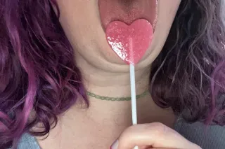 nerdy Milf visiting - Image 6