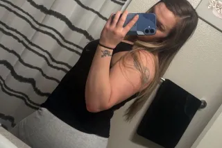 Curves, blonde hair, and trouble in the best way 💋 Outcalls/limited incall Availability - Image 4