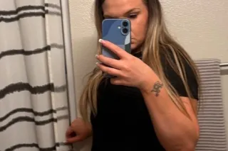 Curves, blonde hair, and trouble in the best way 💋 Outcalls/limited incall Availability - Image 5