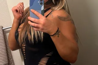 Curves, blonde hair, and trouble in the best way 💋 Outcalls/limited incall Availability - Image 6