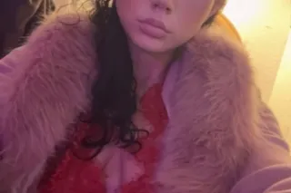 🍭💗😻European SEX Kitten😻 💗🍭 Sweet & Sexy🍭💗💦 Cum get a taste of this waterfall 💦💗 Tastes like CANDY🍭 - Image 5